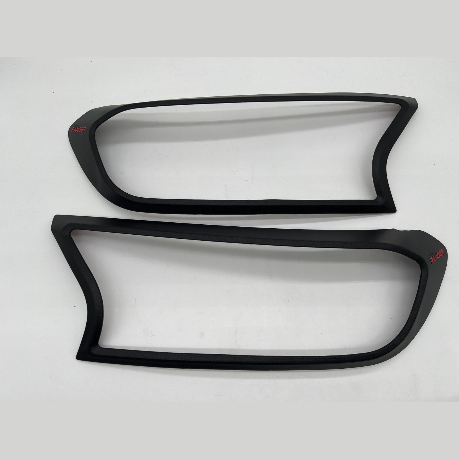 Entourages de phares noirs DTC Parts – Ford Ranger T7 (2016-2019) – vue 1
