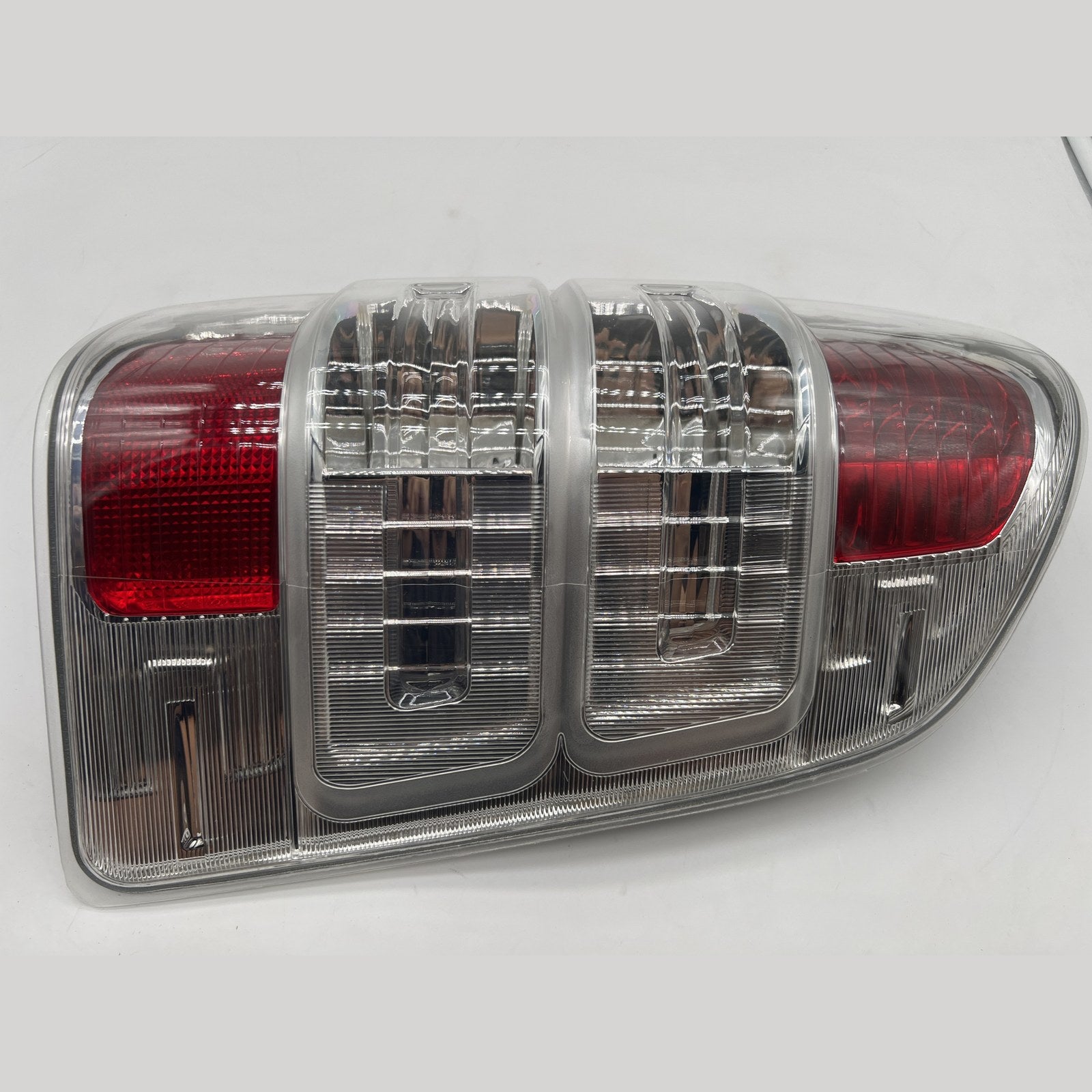Feu arrière droit DEPO – Ford Ranger II (2006-2011) – vue 2