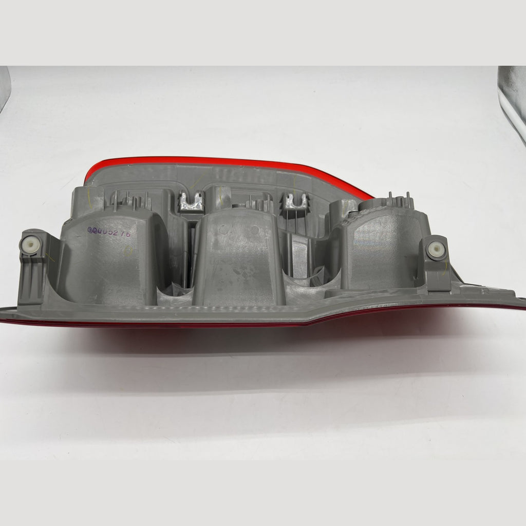 Feu arrière gauche version fumée Depo – Ford Ranger T6/T7/T8 (2012-2023) – vue 4