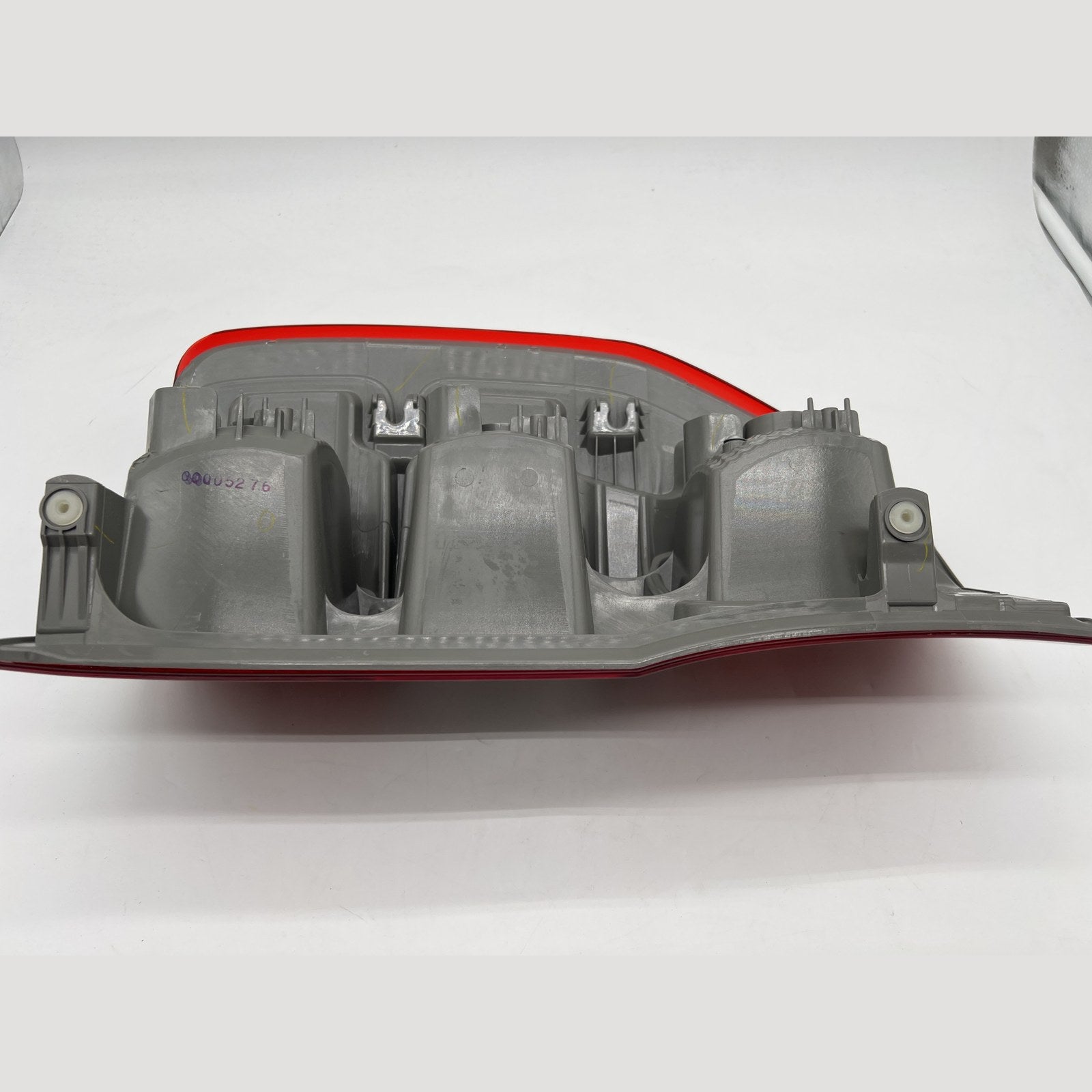 Feu arrière gauche version fumée Depo – Ford Ranger T6/T7/T8 (2012-2023) – vue 4