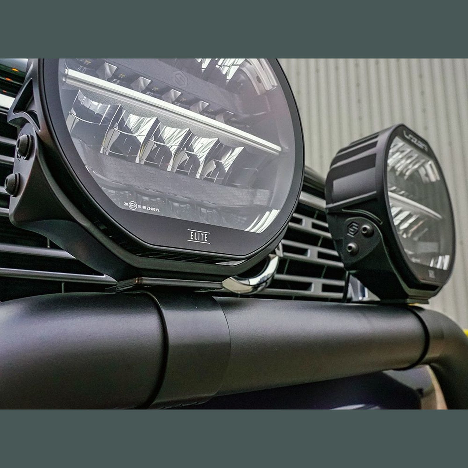 Fixation droite galerie LAZER Sentinel la paire – Ford Ranger 4x4 – vue 2