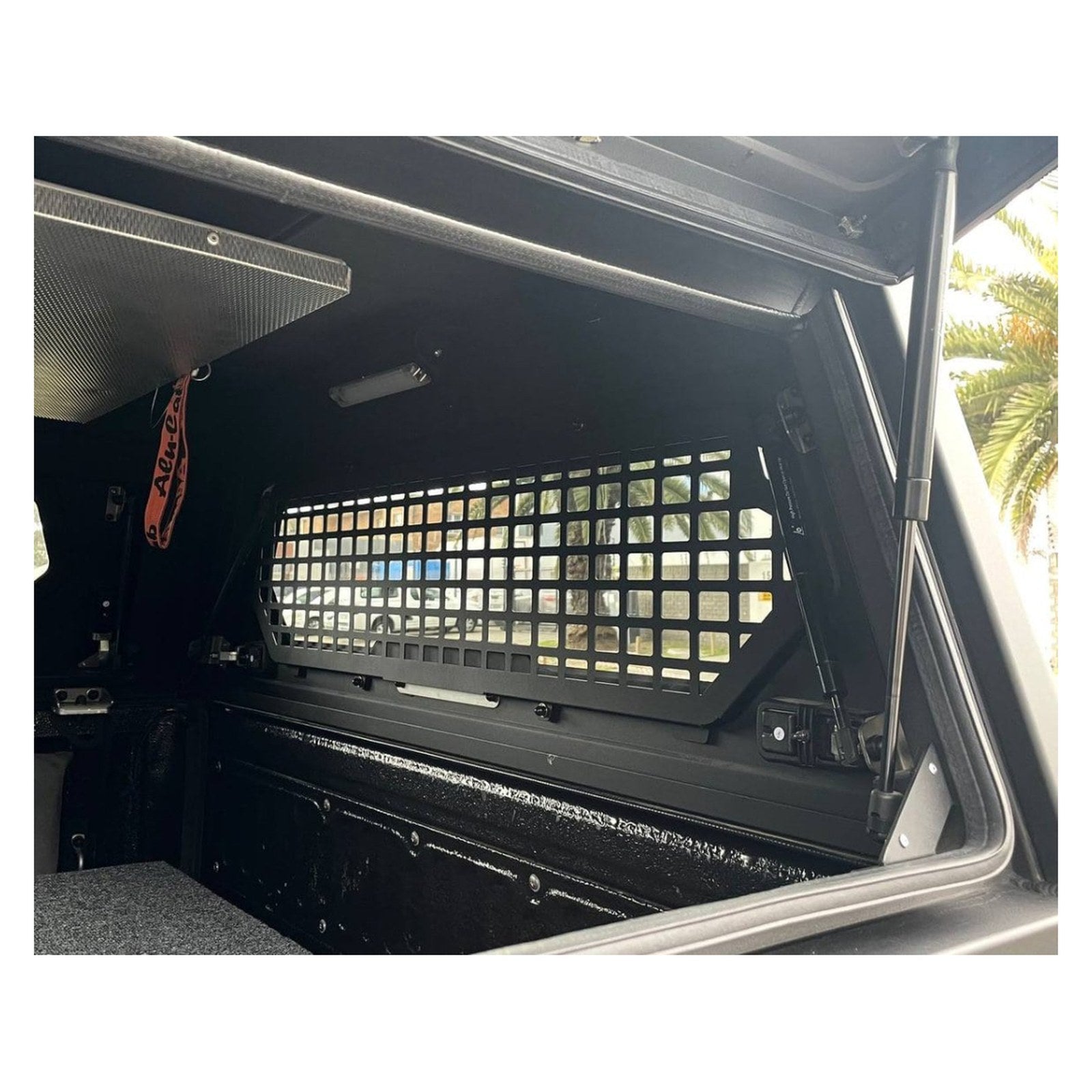 Grille de sécurité de vitre de hayon pour hardtop Alu-Cab Contour – Ford Ranger – vue 1