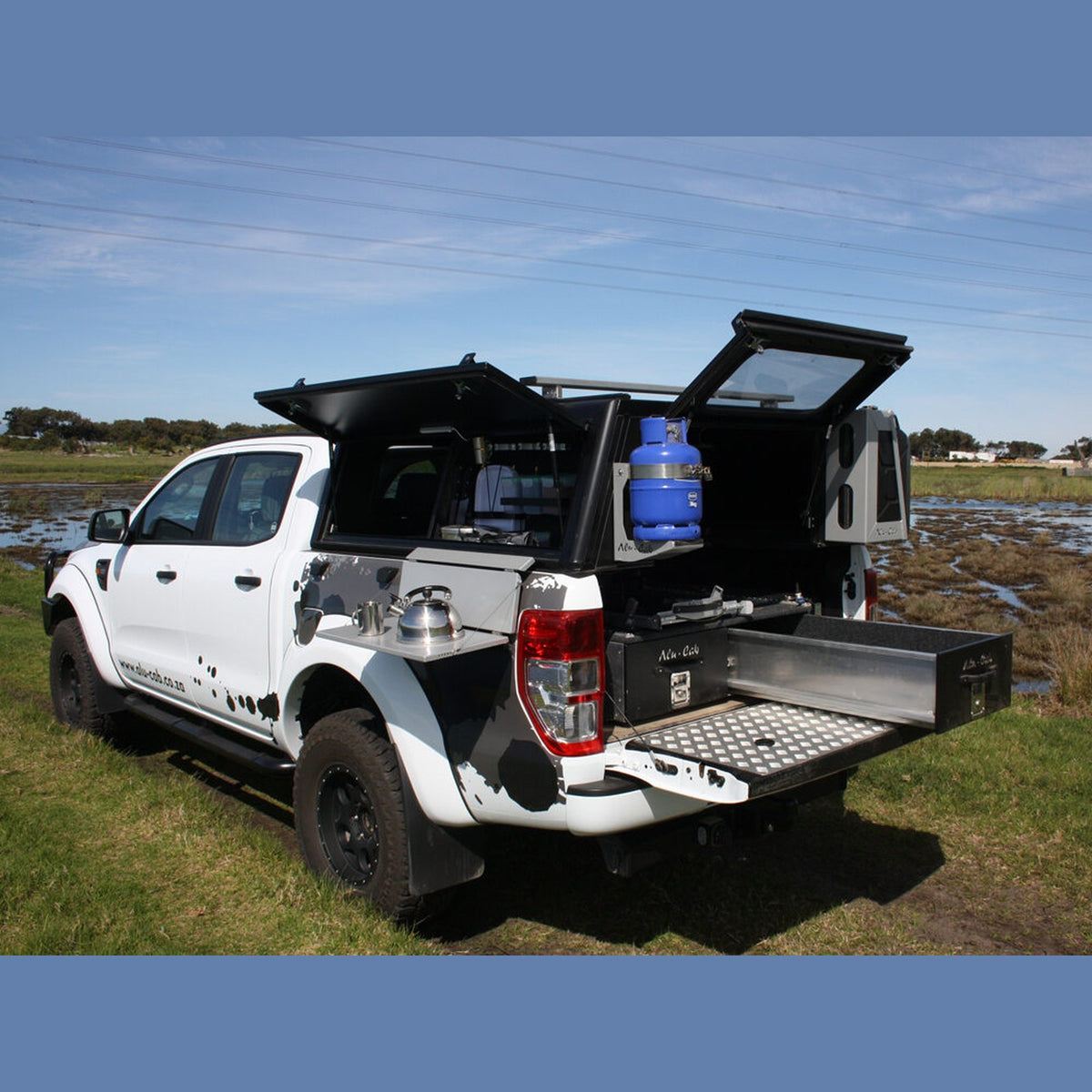 Hardtop Adventure noir lisse aluminium Double cabine Alu-Cab – Ford Ranger T6/T7/T8 (2012-2022) – vue 2