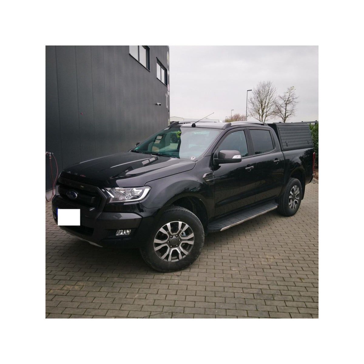 Hardtop Adventure noir strié aluminium Super cabine Alu-Cab – Ford Ranger T6/T7/T8 (2012-2022) – vue 1