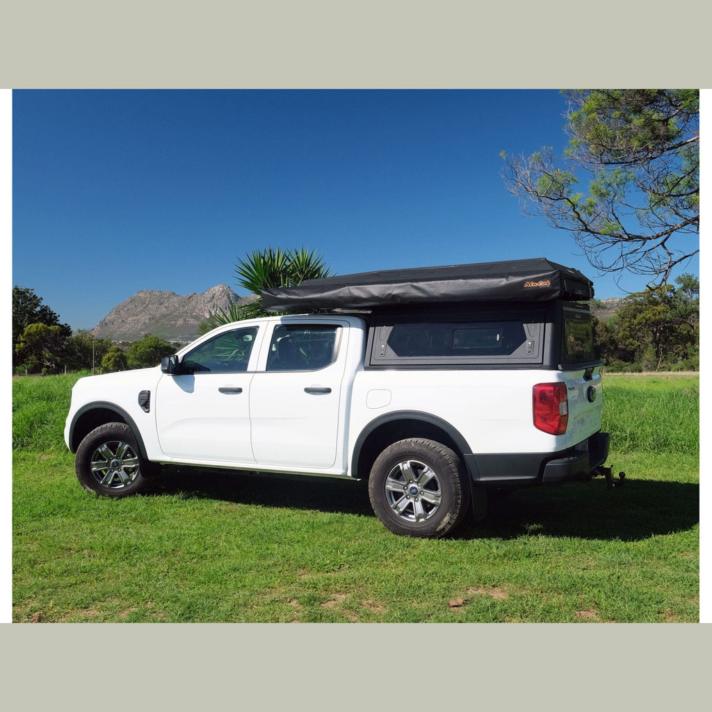 Hardtop Contour noir lisse avec fenêtres latérales Double cabine Alu-Cab – Ford Ranger T9 (2023+) – vue 9