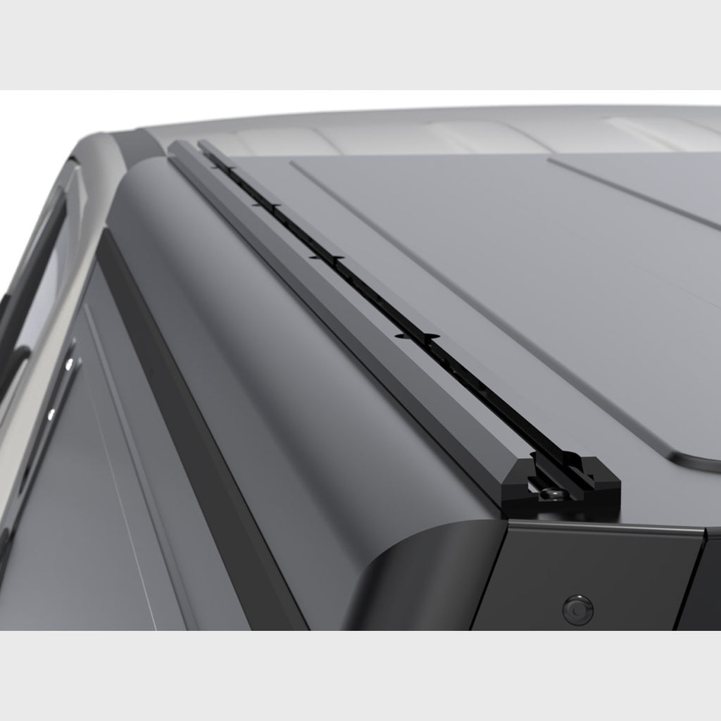 Hardtop Contour noir lisse sans fenêtre latérale Double cabine Alu-Cab – Ford Ranger T9 (2023+) – vue 9