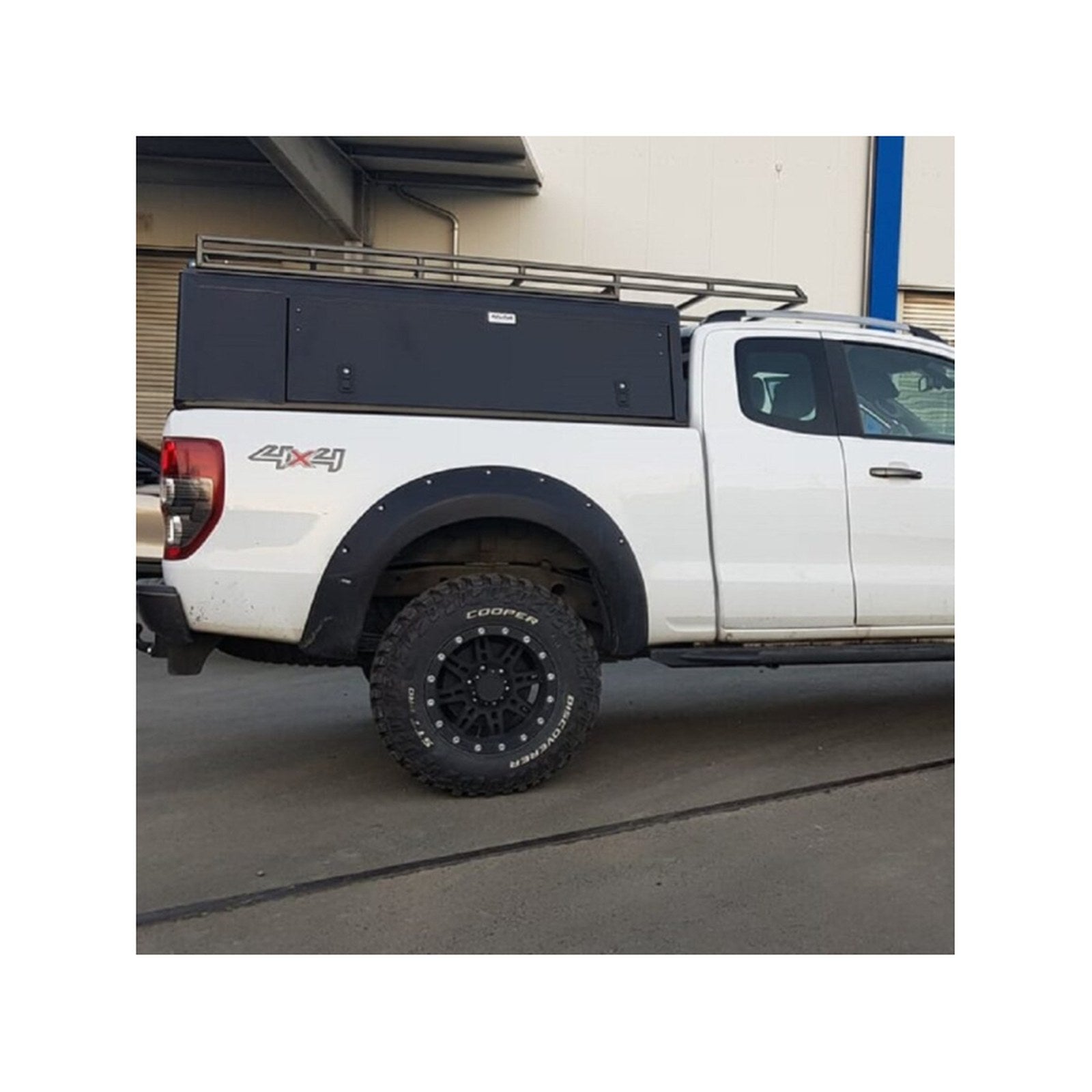 Hardtop Explorer aluminium noir lisse Alu-Cab – Ford Ranger T6/T7/T8 (2012-2023)