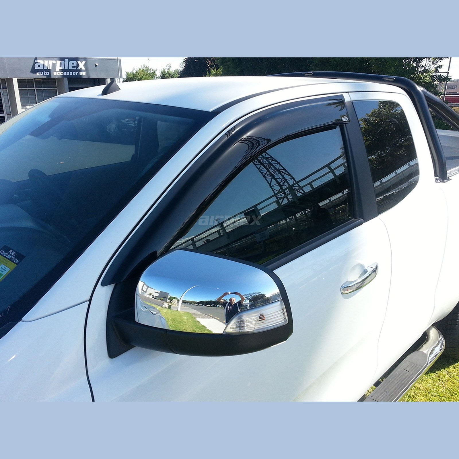 Jeu 2 déflecteurs de vitre avant Airplex – Ford Ranger simple/extra cab T6/T7/T8 (2012-2023)