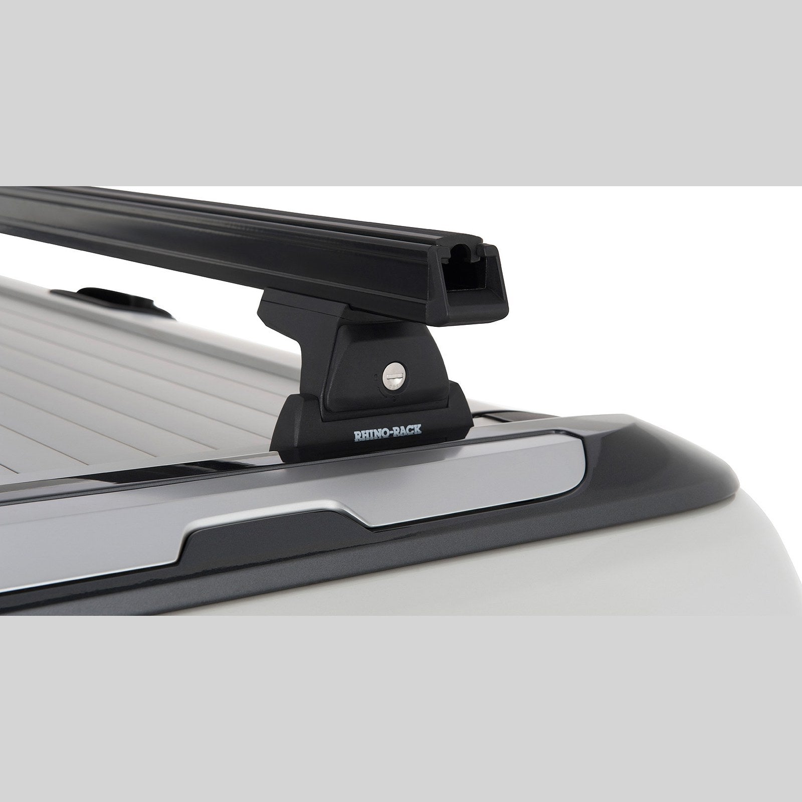 Kit 2 barres de toit Heavy Duty noires 1500mm + pieds RLT600 Rhino-Rack – Ford Ranger & Raptor – vue 4