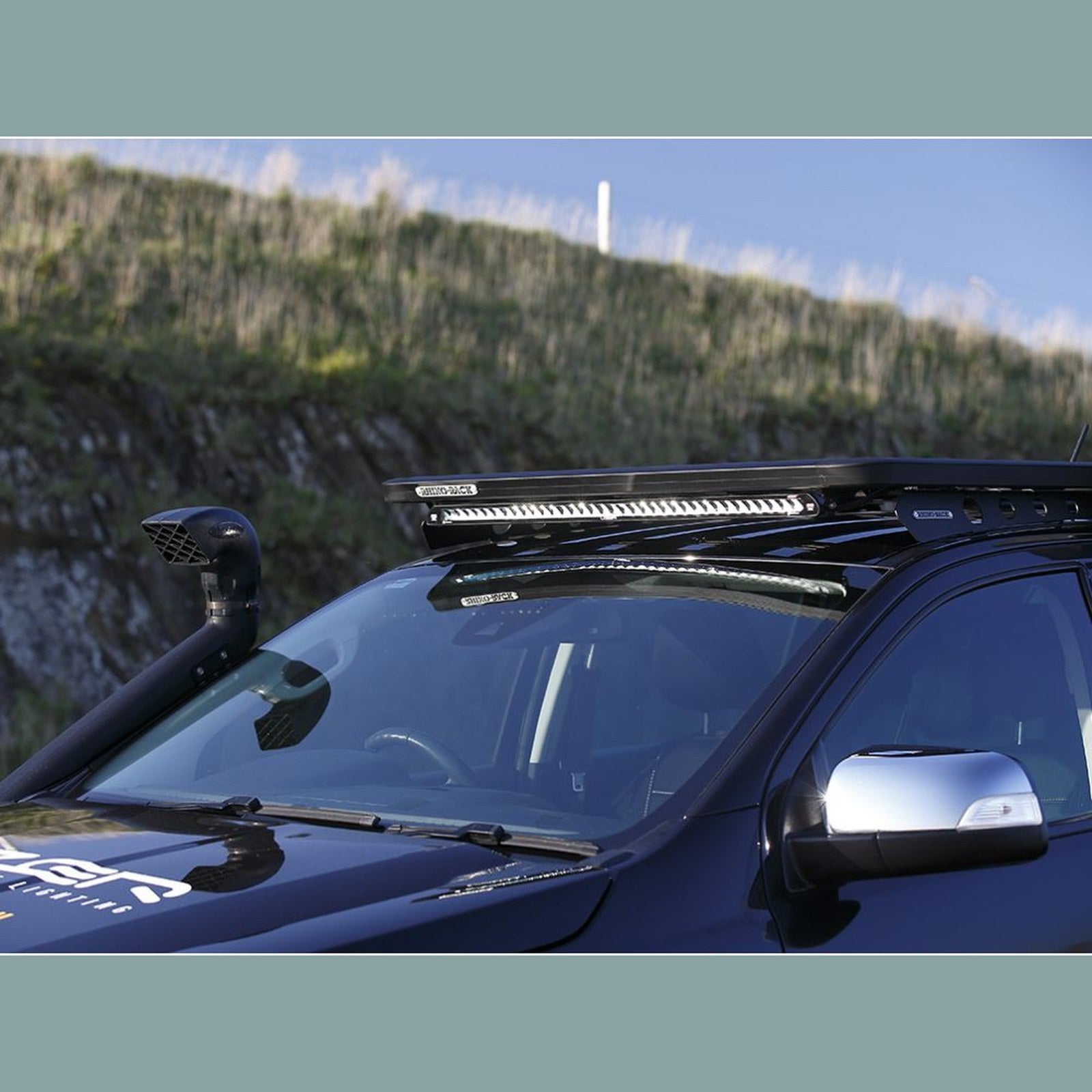 Kit montage galerie Rhino-Rack Lazer – Ford Ranger off-road – vue 2