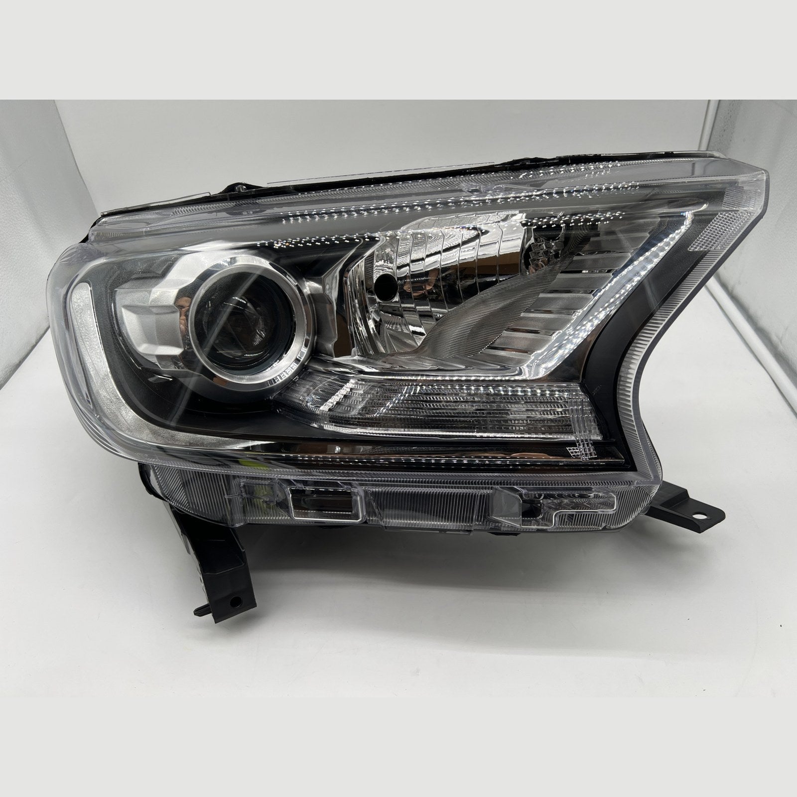 Optique avant droit DEPO – Ford Ranger T7 (2016-2019) – vue 1