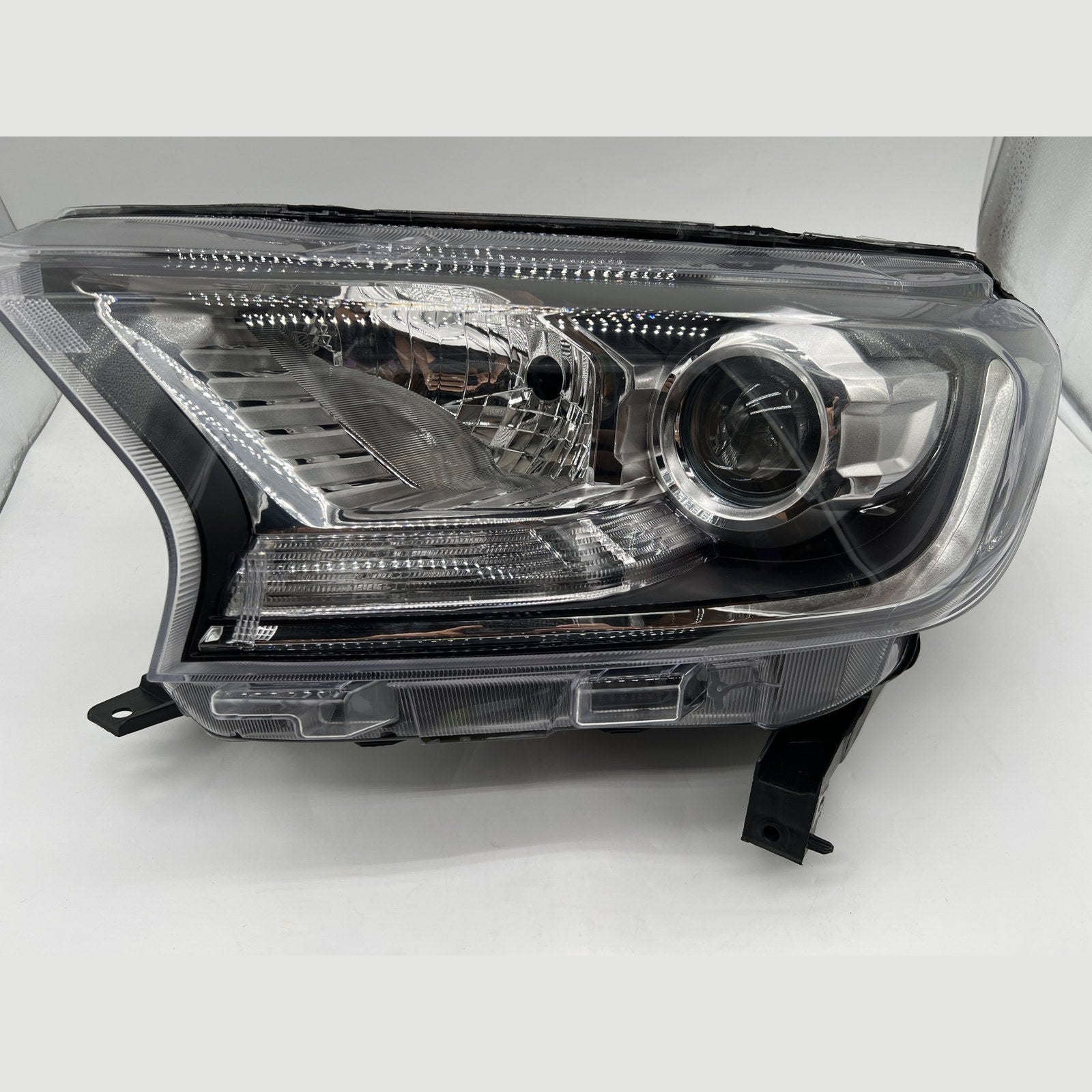 Optique avant gauche feux de jour Depo – Ford Ranger T7 (2016-2019) – vue 1