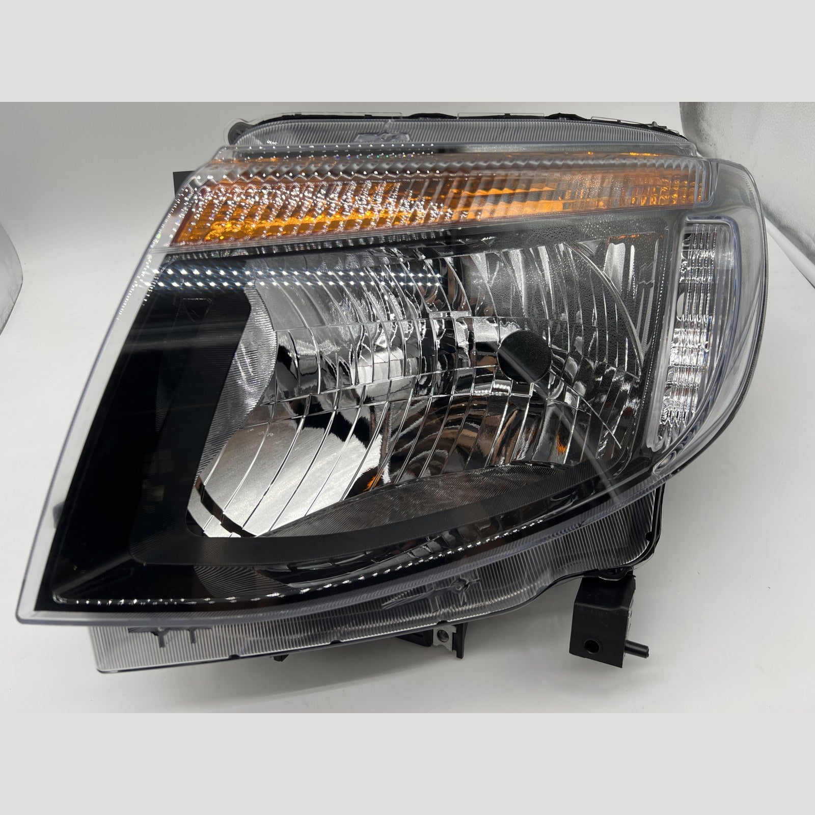 Optique de phare avant gauche Depo – Ford Ranger T6 (2012-2016) – vue 1