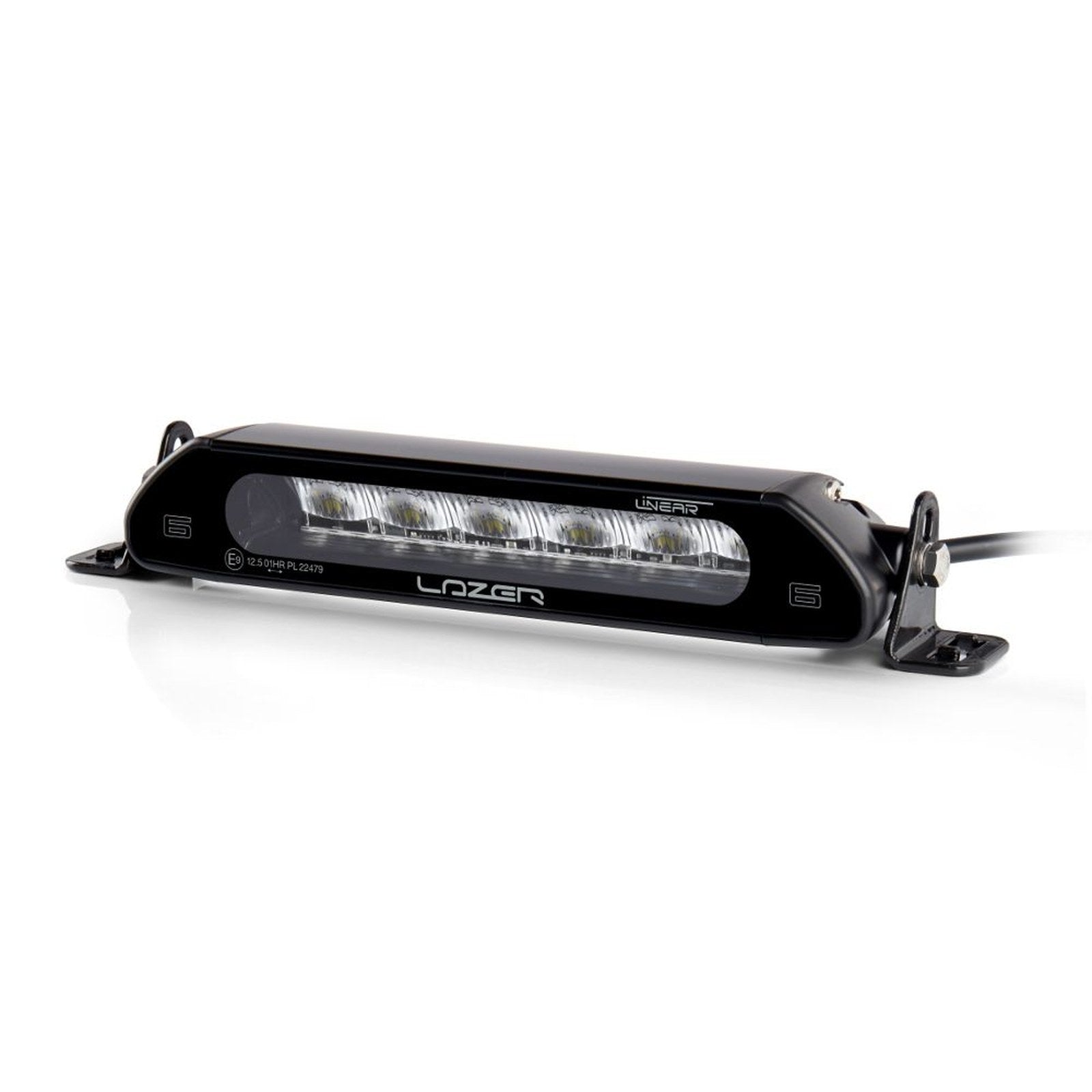 Phare LED LAZER Linear 6 ultra-plat 2250 Lm – Ford Ranger 4x4 off-road – vue 1