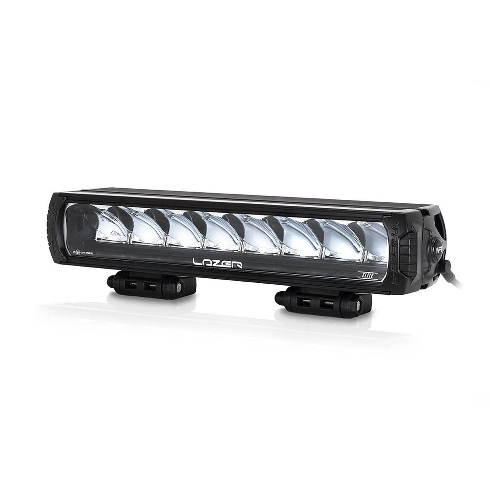 Phare LED LAZER Triple-R 8 Gen2 Elite noir – Ford Ranger 4x4 off-road – vue 1