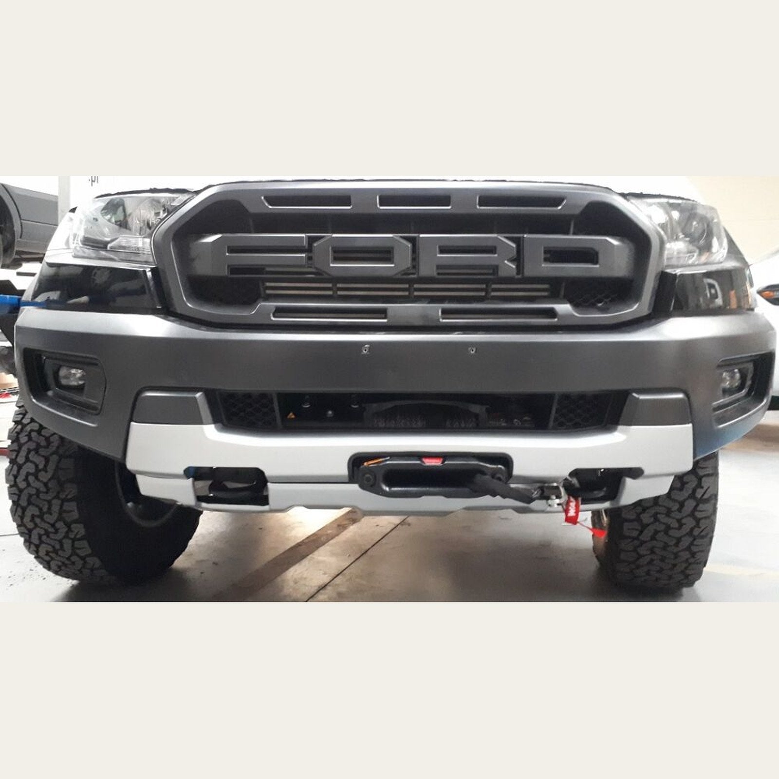 Platine de treuil pare-chocs origine – Ford Ranger Raptor (2019-2023)