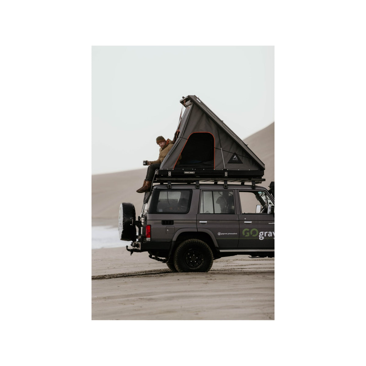 Tente de toit rigide Alu-Cab Gen 3-R Expedition noire – voiture, SUV & 4x4 – vue 6