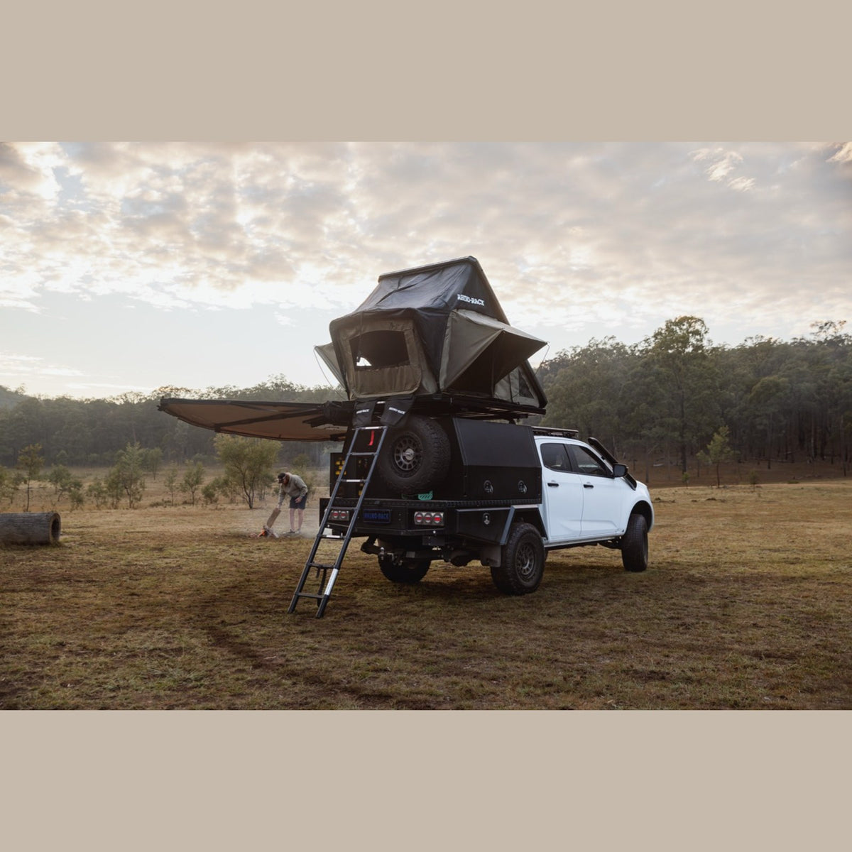 Tente de toit rigide aluminium Rhino-Rack Low Profile 2 places – voiture, SUV & 4x4 – vue 8