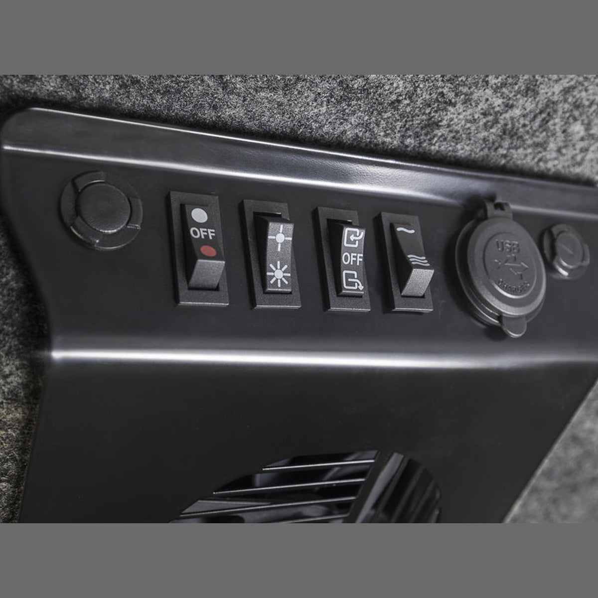 Tente de toit rigide électrique ARB Altitude 2 places – voiture, SUV & 4x4 – vue 18