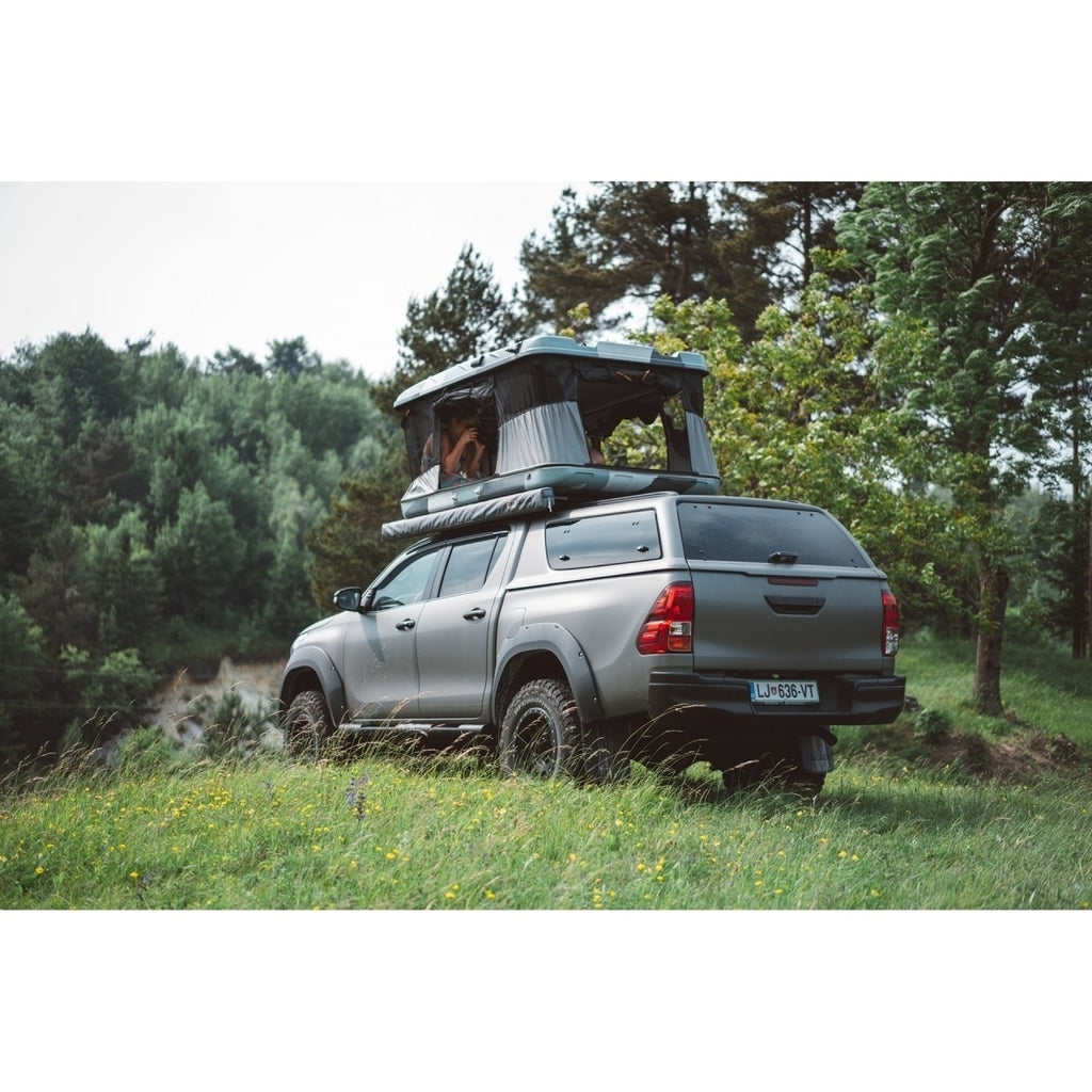 Tente de toit rigide James Baroud Grand Raid EVO avec porte-bagage – SUV & 4x4 – vue 6
