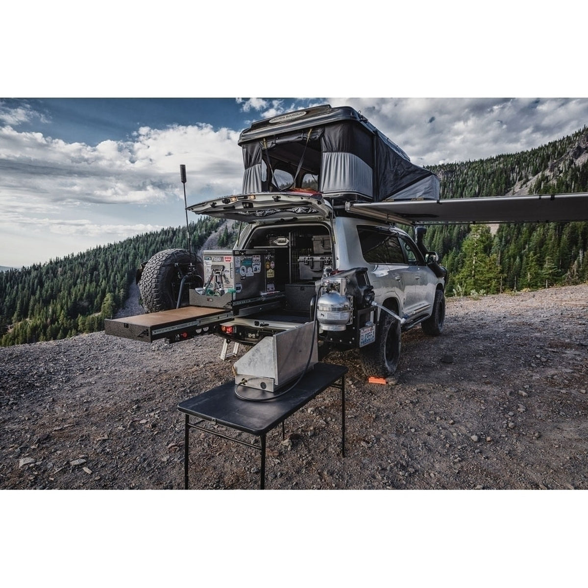 Tente de toit rigide James Baroud Grand Raid EVO avec porte-bagage – SUV & 4x4 – vue 8