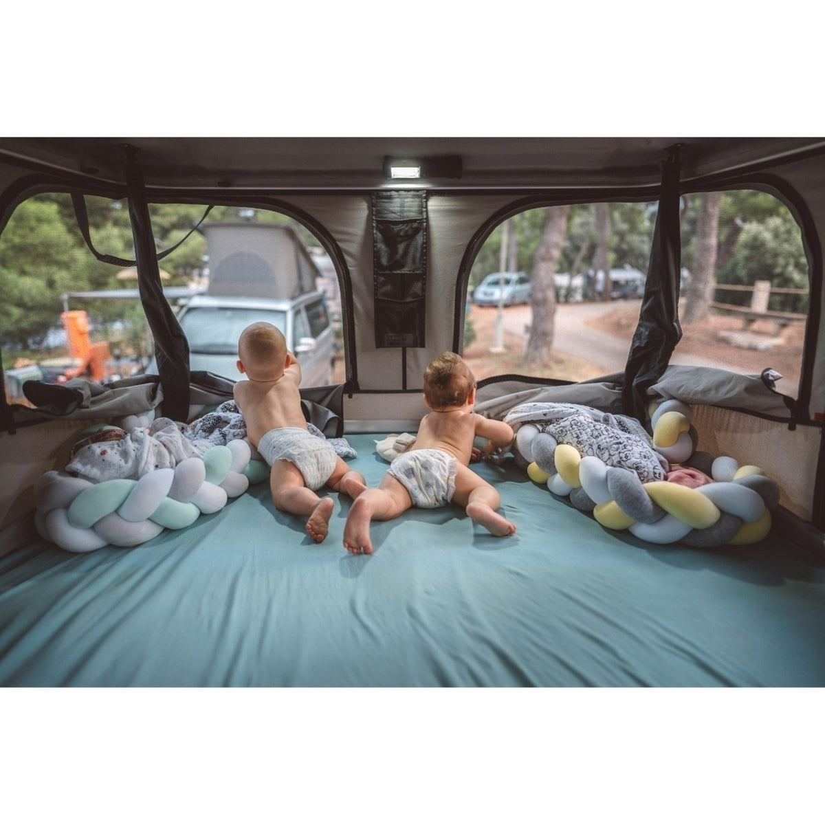 Tente de toit rigide James Baroud Grand Raid EVO avec porte-bagage – SUV & 4x4 – vue 11