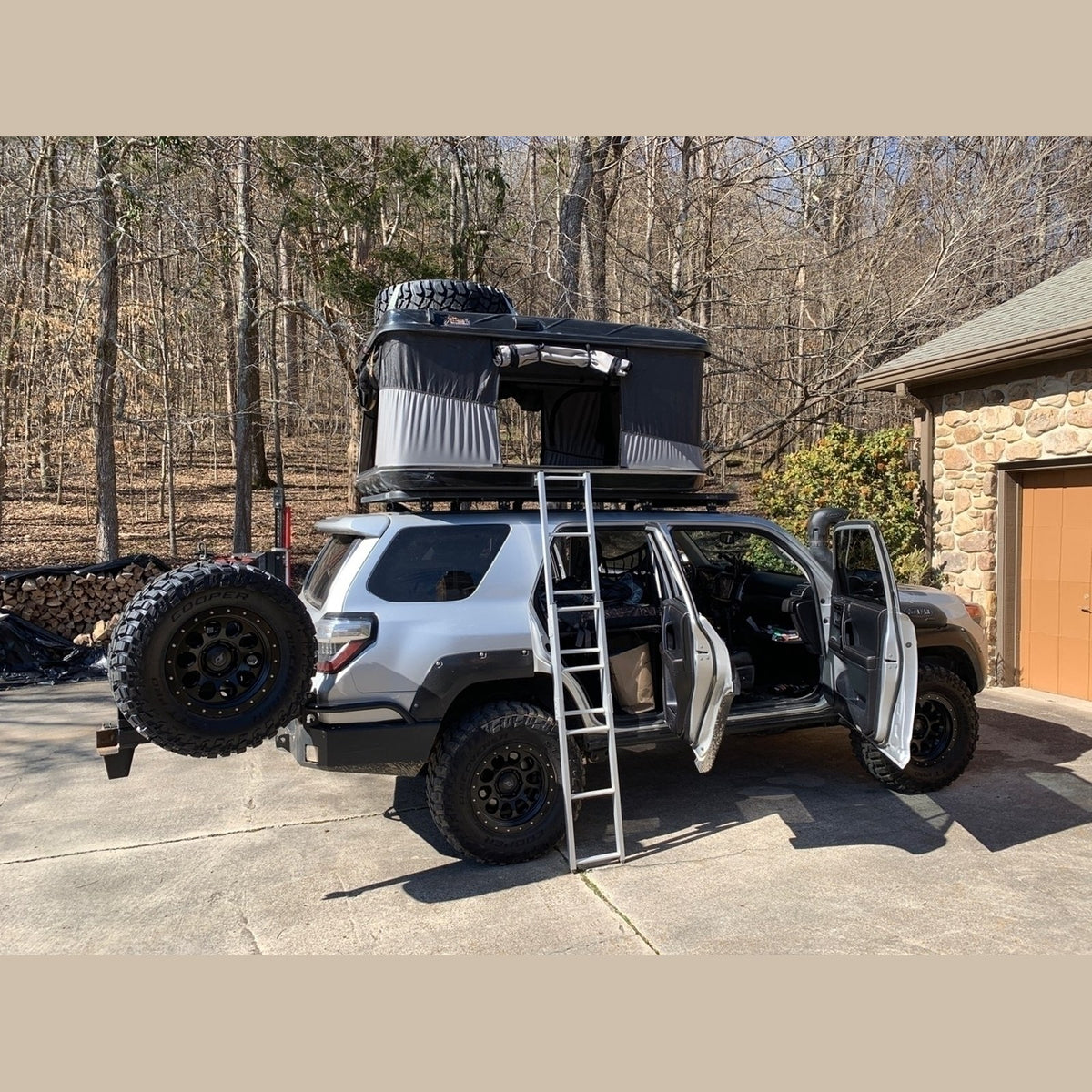 Tente de toit rigide James Baroud Grand Raid EVO avec porte-bagage – SUV & 4x4 – vue 33